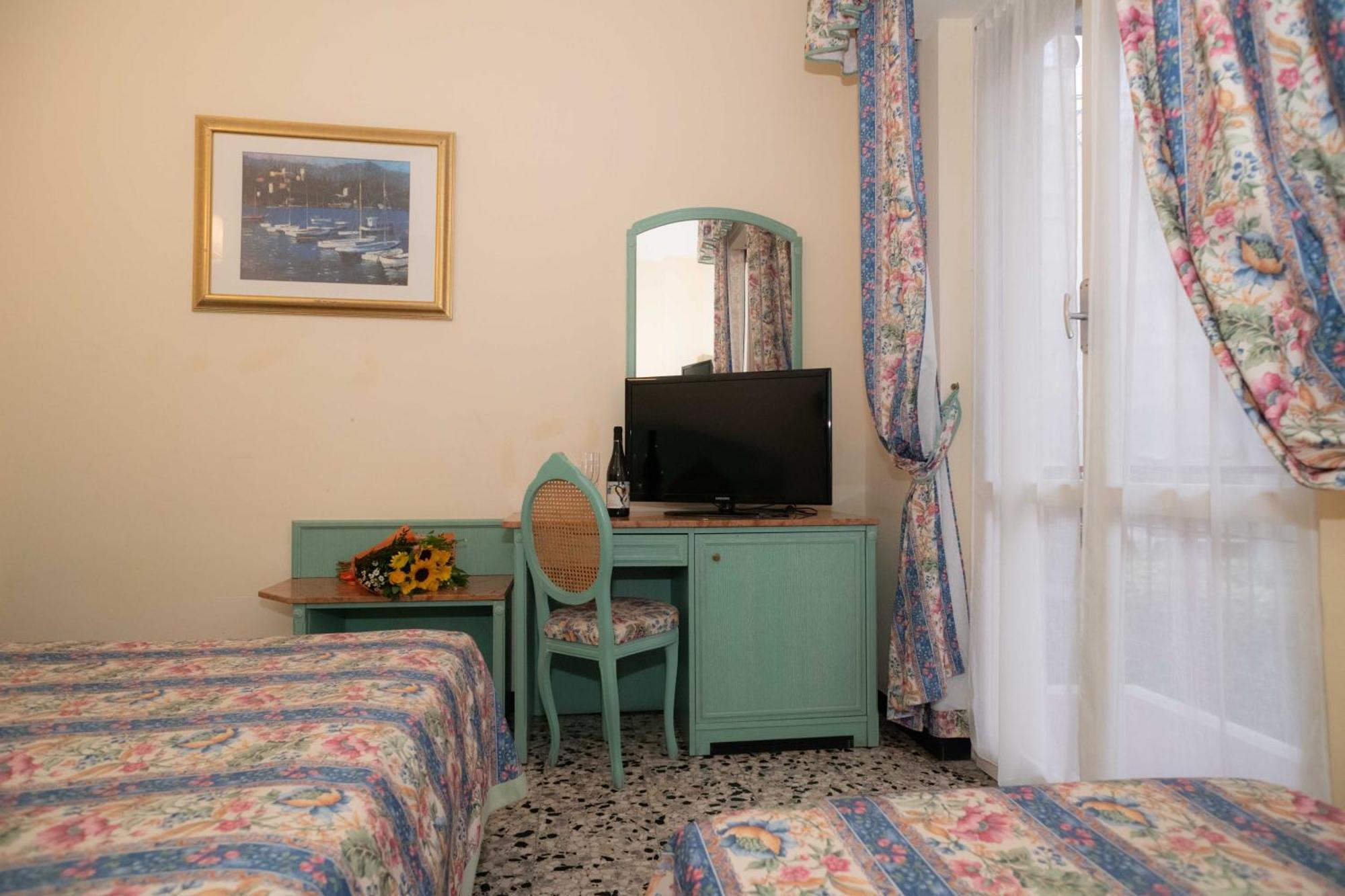 Hotel Magnolia Albenga Exterior foto
